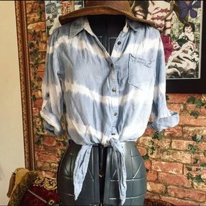 ✨SOLD✨ Arizona Jeans chambray Tie Front Crop Top